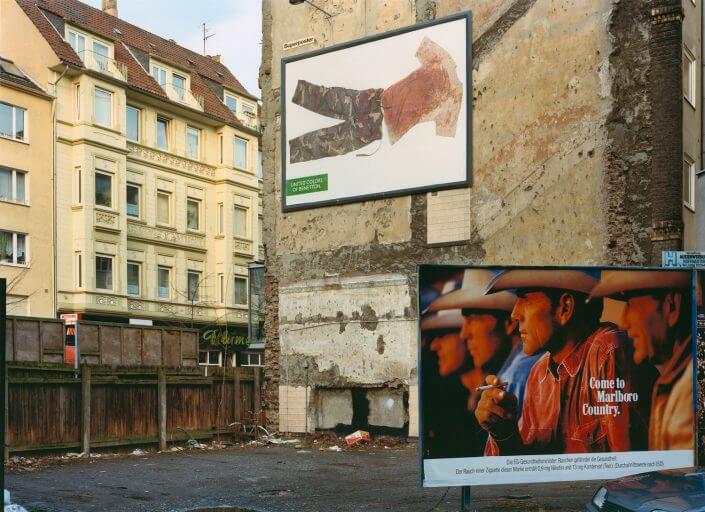 Max Regenberg, Kosovo‚ 1994, L.B. System Koeln-Mitte © MaxRegenberg VG Bild-Kunst, Bonn 2013; Courtesy Galerie Thomas Zander, Köln